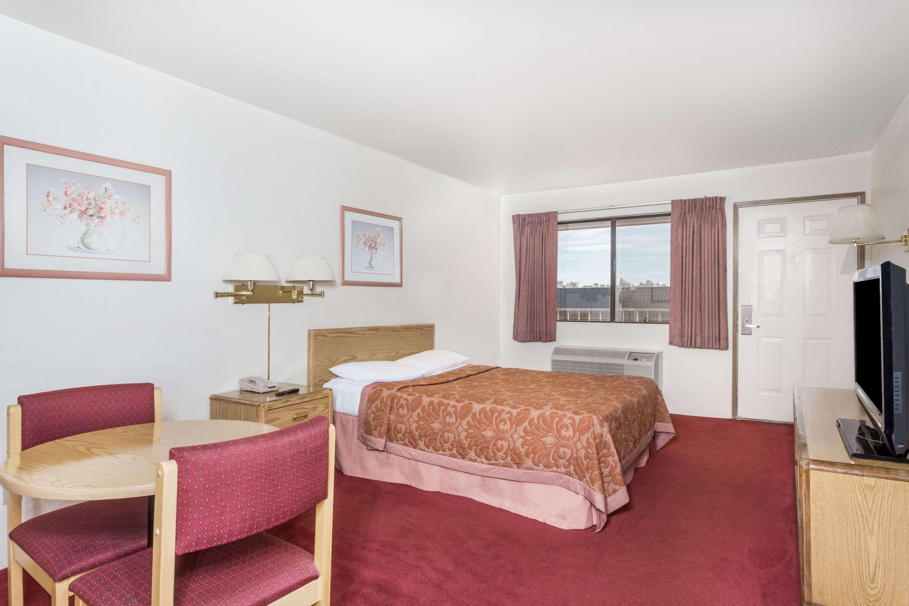 Super 8 By Wyndham Phoenix Metro North Buitenkant foto